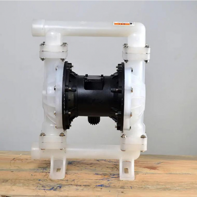 Bomba de diafragma neumática de plástico diseñada para el manejo eficiente de aguas residuales 0